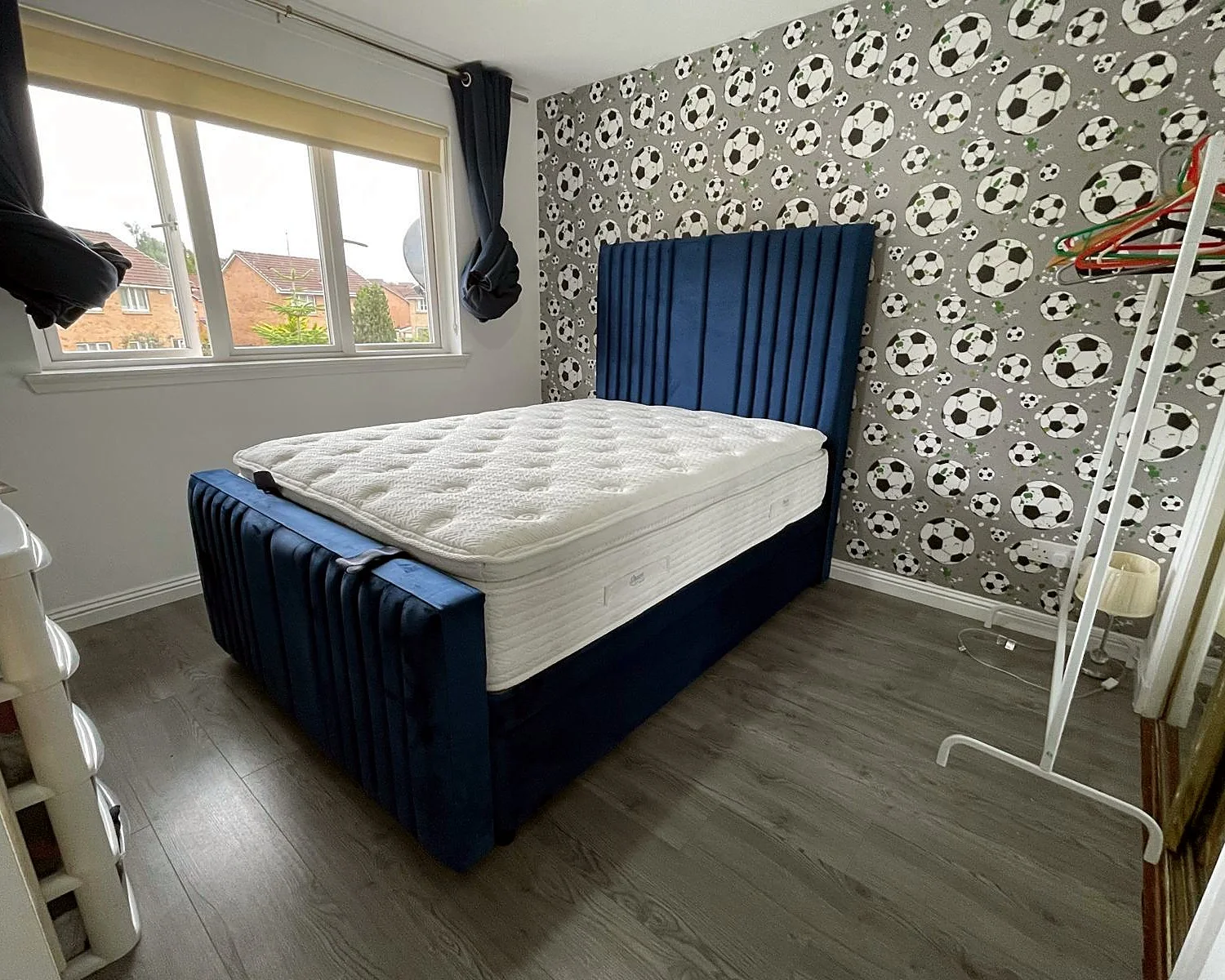 Ottoman Bed in Blue velvet