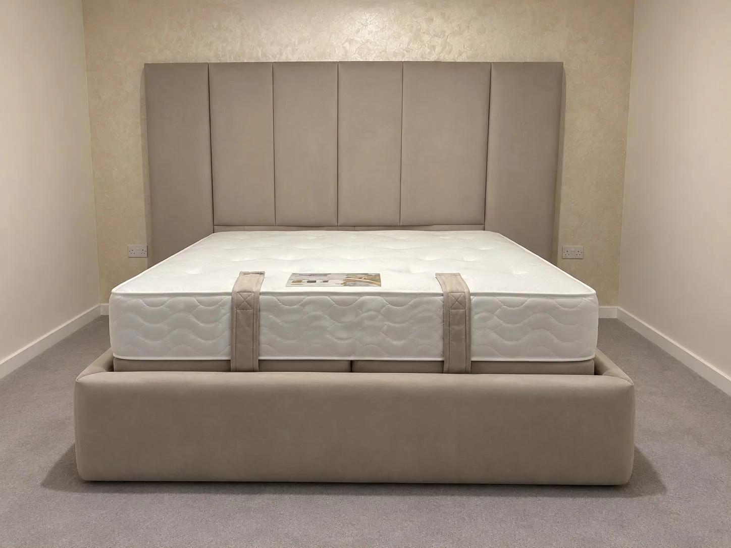 Luxury Vertical Panel Ottoman Divan Bed