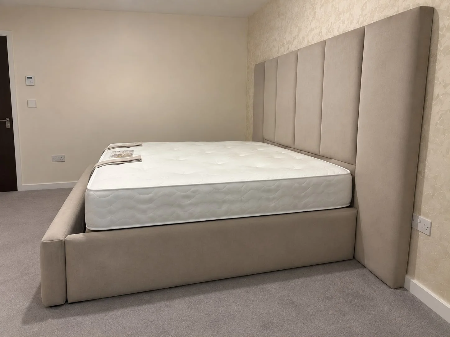 Luxury Vertical Panel Ottoman Divan Bed