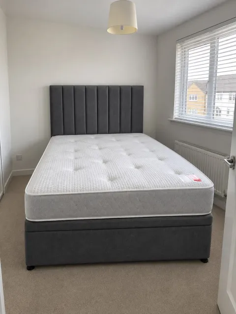 Modern Grey Vertical Channel Divan Bed